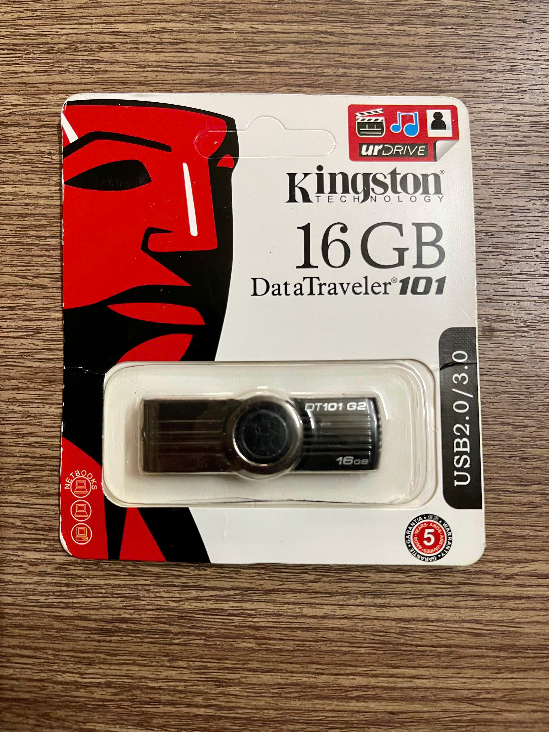 usb-16gb-kingston